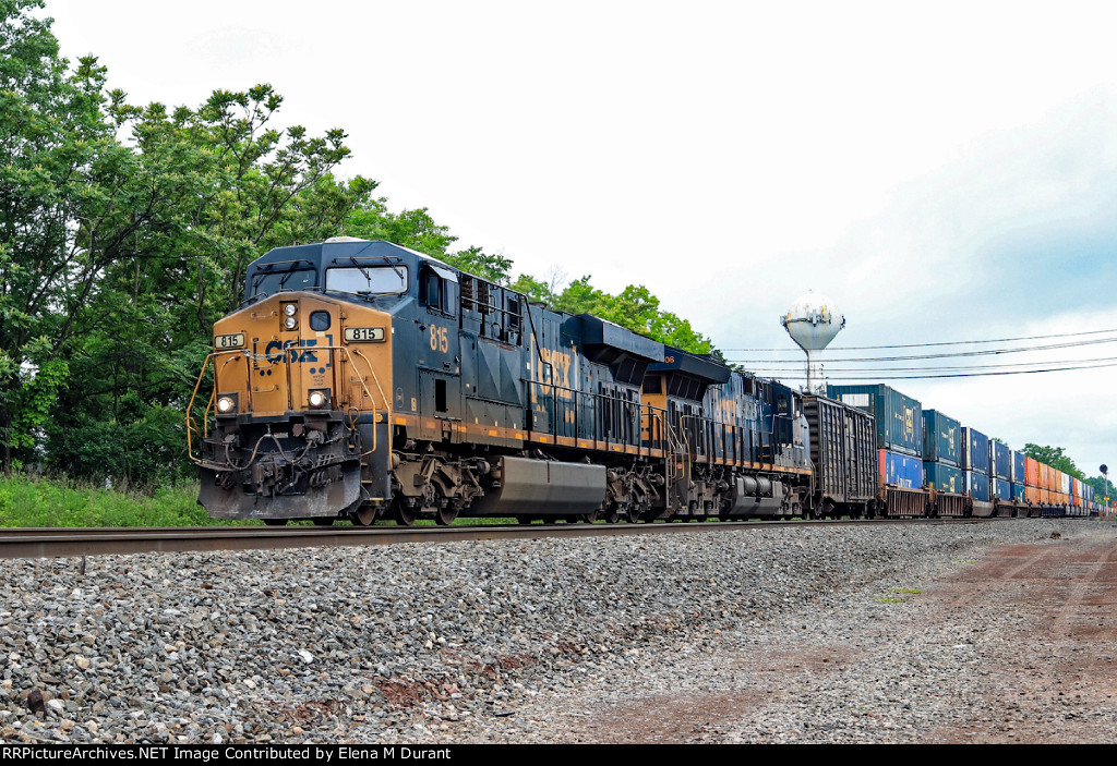CSX 815 on I-157